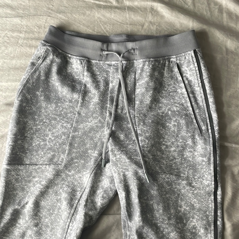 Limited edition mens lululemon textured tech pants